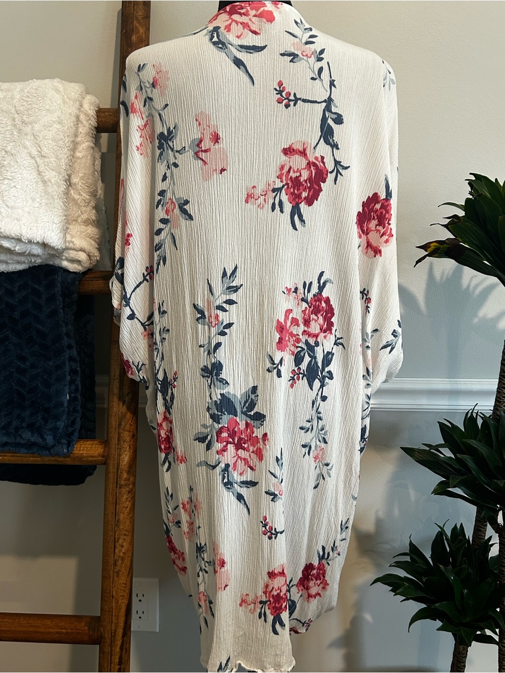 Moral Fiber White Kimono Cardigan with Pink Floral Print Size Large - Picture 6 of 8